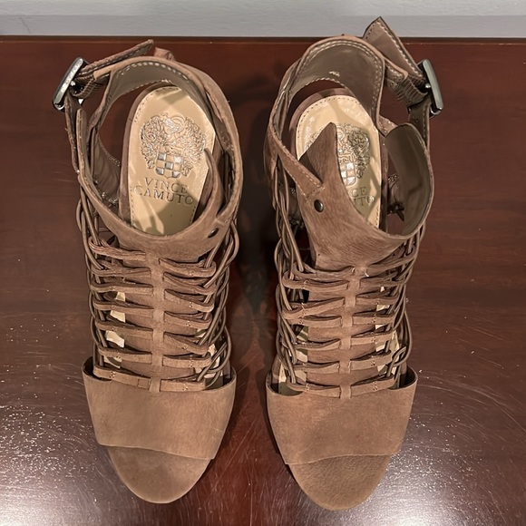 Vince Camuto VC-EVEL Smoke Taupe Silk Goat Tublar Ela Size 7.5 - Picture 5 of 16